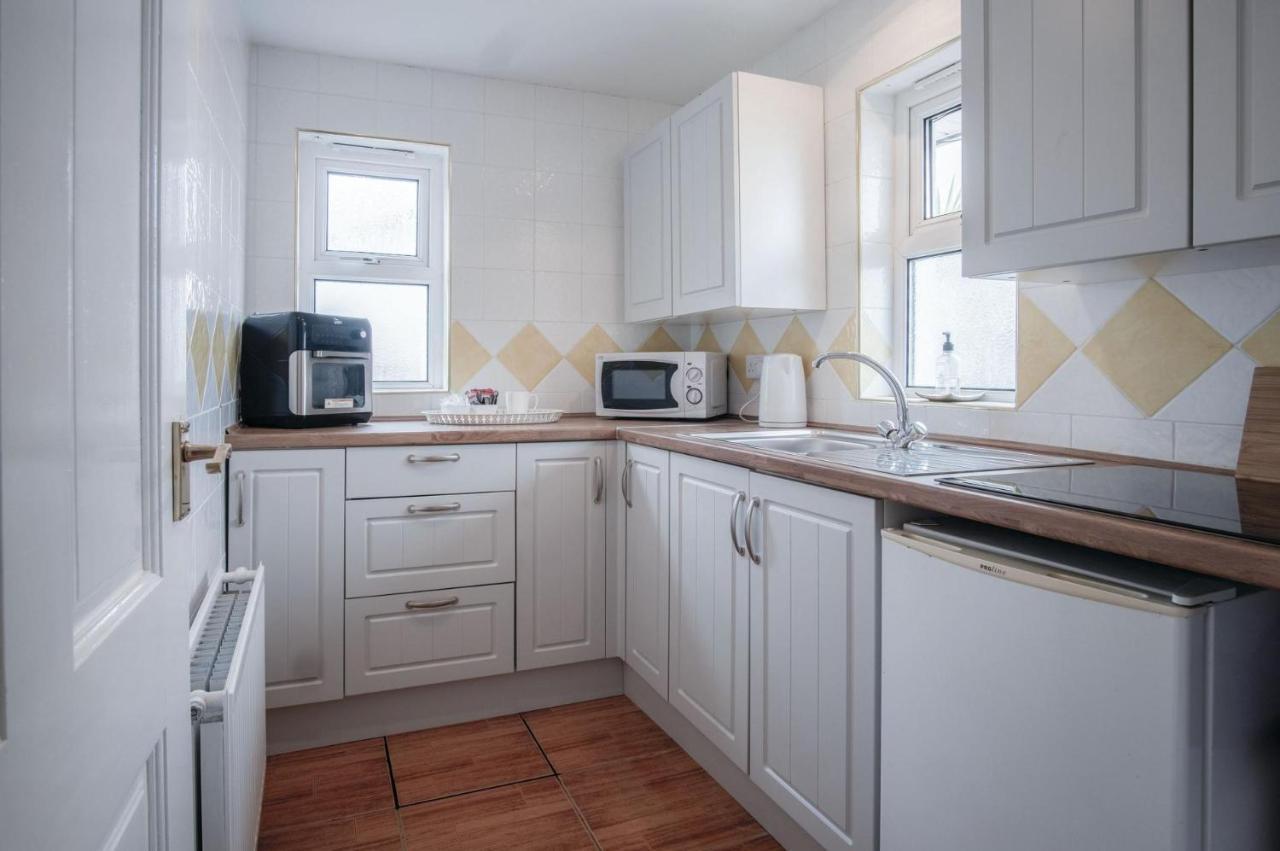 Rose Cottage - 3 Bed Cottage - New Hedges - Tenby ภายนอก รูปภาพ